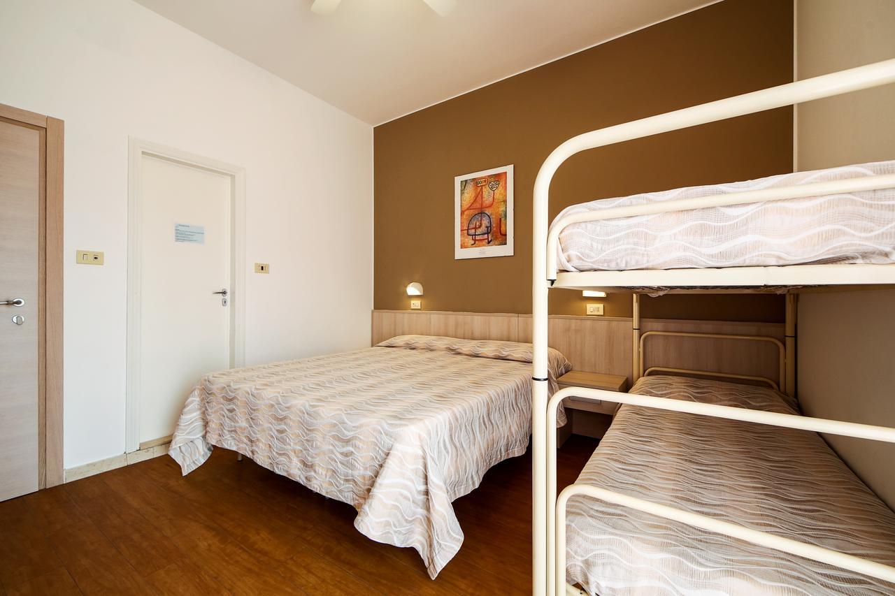 Hotel Susanna Rimini Extérieur photo