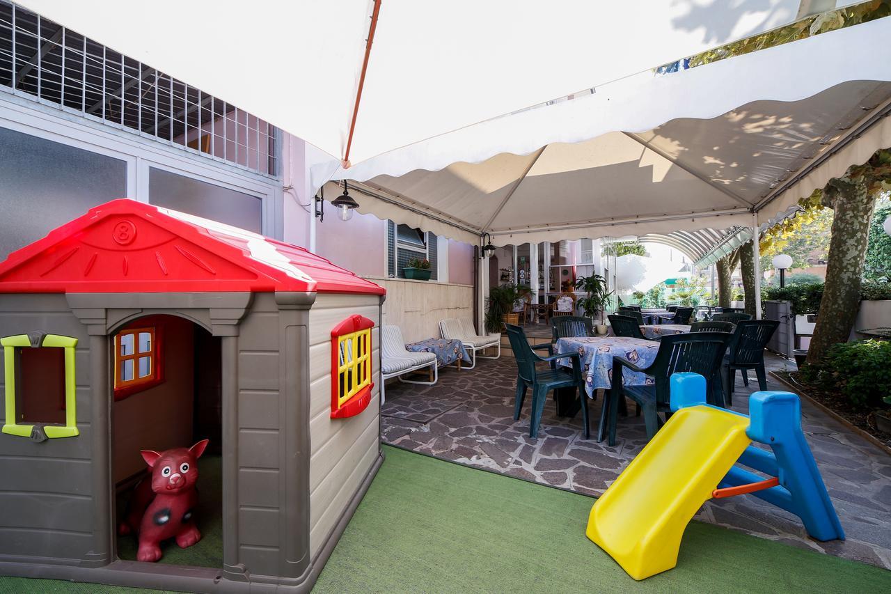 Hotel Susanna Rimini Extérieur photo